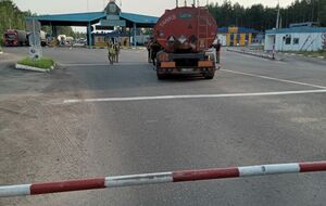 Водитель автоцистерны сбил шлагбаум в пункте пропуска "Выступовичи"