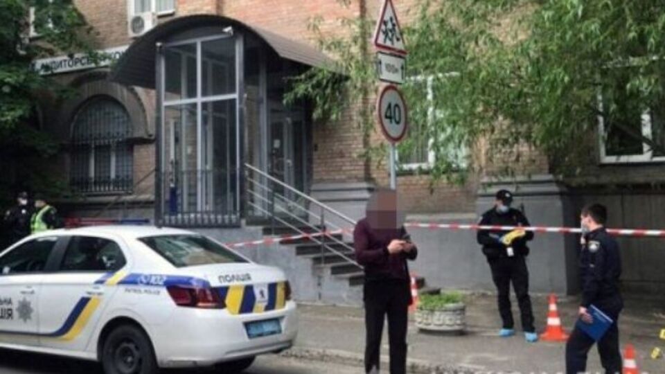 Полицейские помогли пострадавшему до приезда медиков