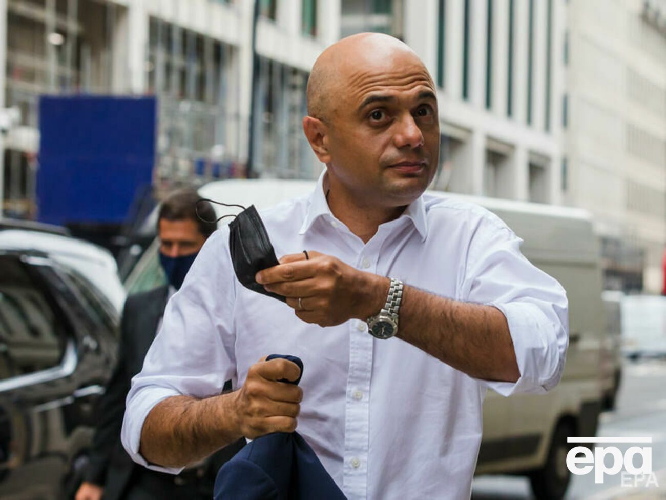 Джавид рассказал, что в настоящее время у него "слабые" симптомы COVID-19