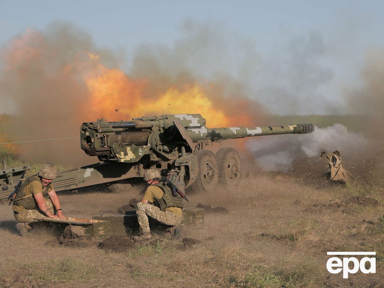 Украинские военные вели ответный огонь