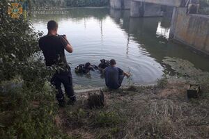 Дівчинка хотіла помити руки