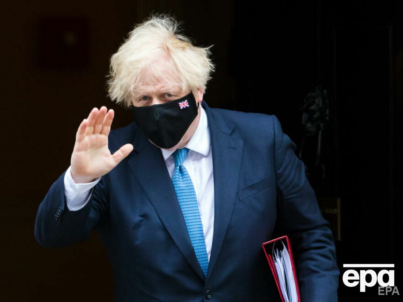 Джонсон будет ежедневно сдавать тесты на коронавирус