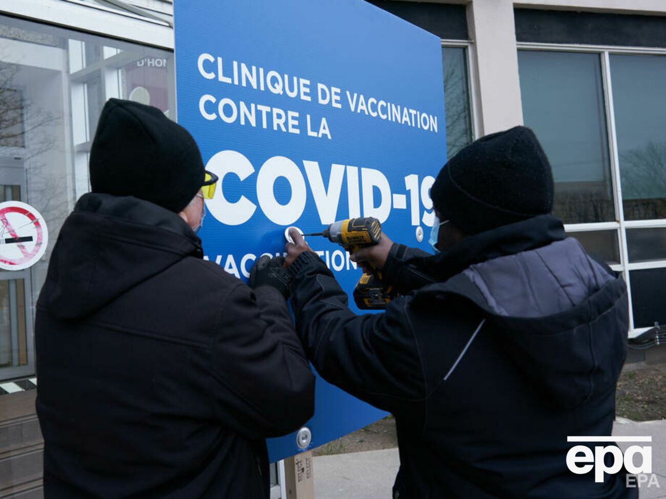 Приблизно 80% канадців ввели першу дозу вакцини проти COVID-19