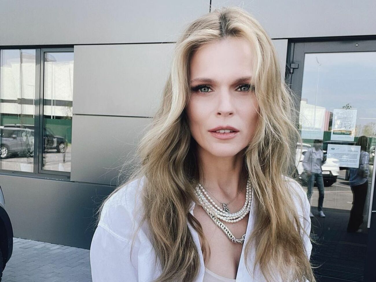 У березні 2020 року Фреймут здобула диплом Академії етикету Debrett's