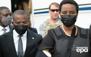 Мартин Моиз (справа на фото) госпитализировали в тяжелом состоянии