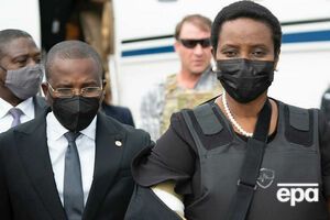 Мартин Моиз (справа на фото) госпитализировали в тяжелом состоянии