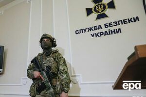 У СБУ повідомили, що до нападу причетні двоє співробітників відомства