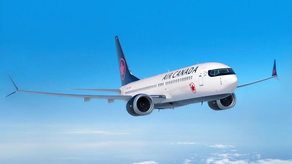 Посол опубликовал фото панели выбора языка в самолете