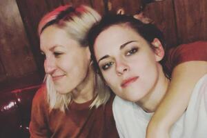 Стюарт и Мейер состоят в отношениях с 2019 года