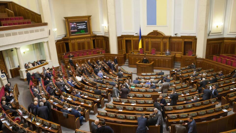 Депутаты рассмотрят 10 проектов постановлений