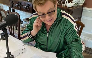 Элтон Джон признался, что ему не хватает присутствия принцессы Дианы