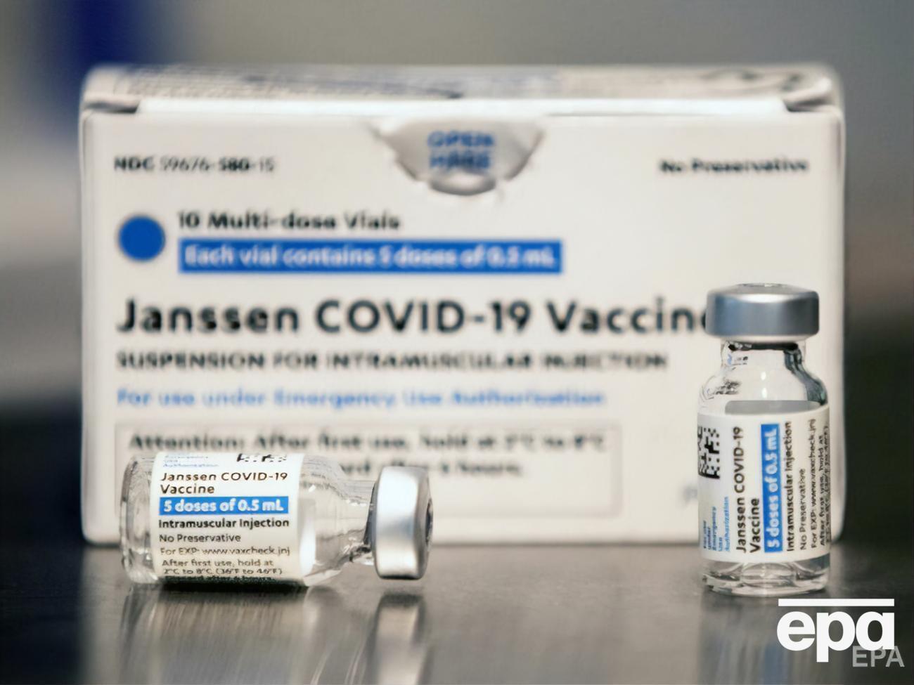 Люди, получившие прививку против коронавируса Janssen, имели сильный ответ иммунной системы до восьми месяцев