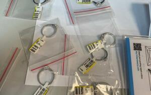 Экспресс-анализатор драгоценных металлов и камней подтвердил, что обнаруженное – это бриллианты и изделия из белого золота