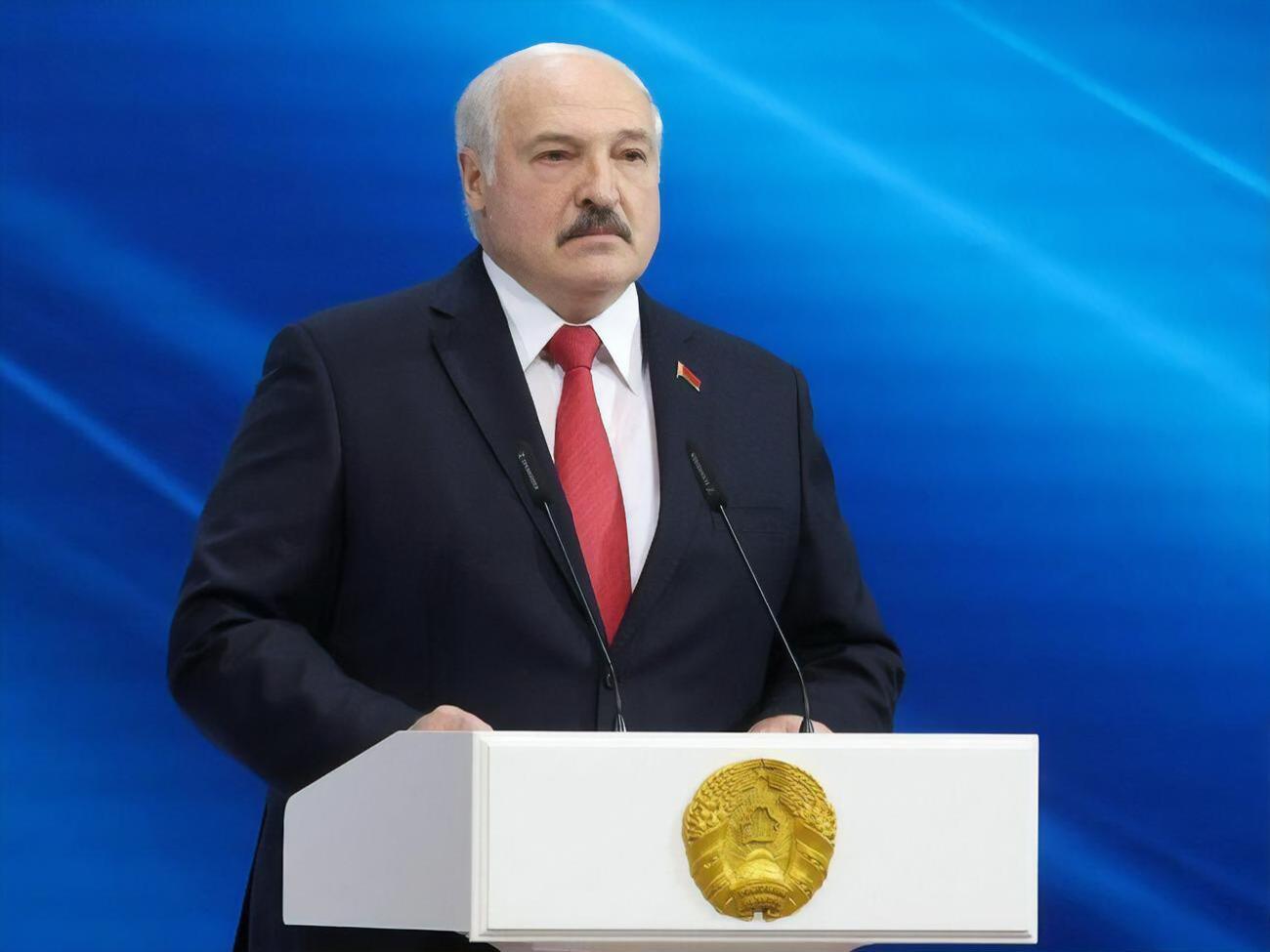 Лукашенко повністю закрив кордон з Україною