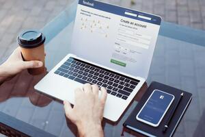 Facebook – найбільша соціальна мережа у світі