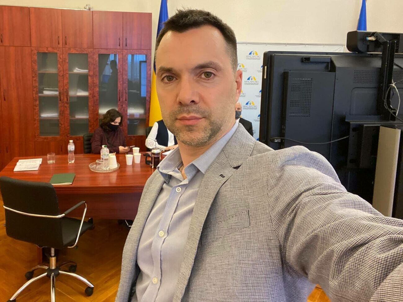 Арестович: Мы перебалансируем наши интересы, если они будут сданы