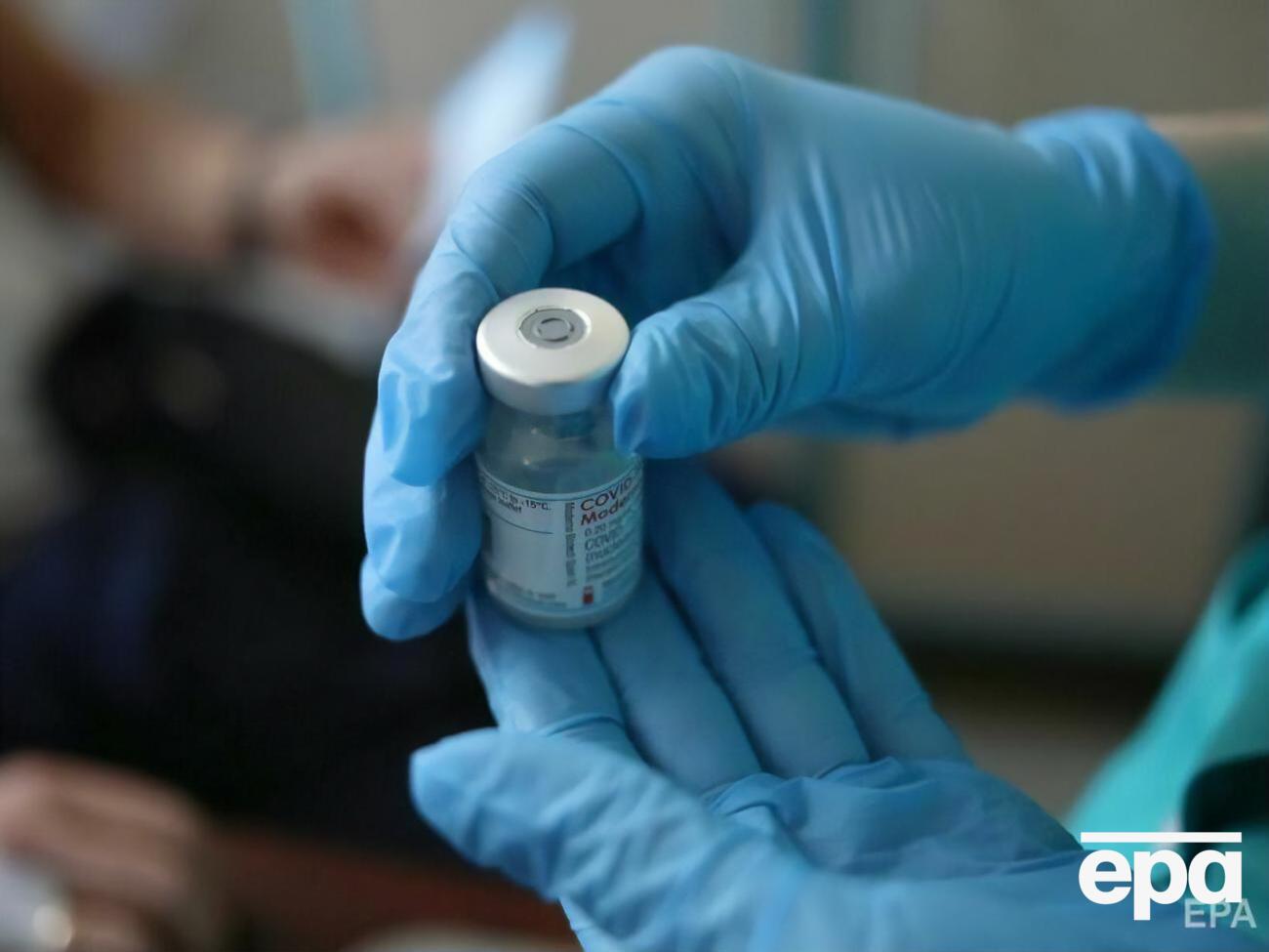 Вакцину Moderna привезли в Україну 18 липня