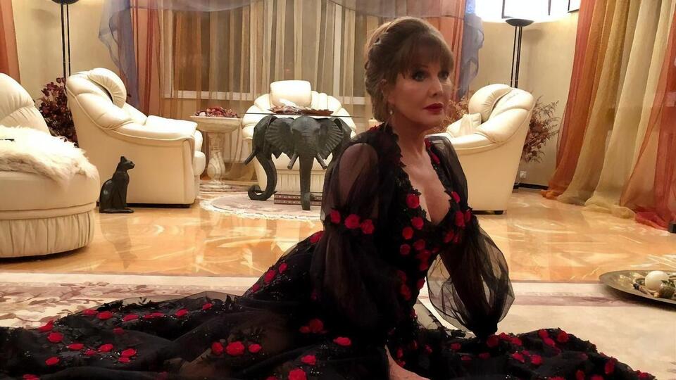 Весной 2021 года Проклова заявила, что в 15 лет стала объектом сексуальных домогательств со стороны знаменитого актера