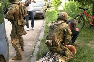 Во время обыска у задержанного обнаружили "паспорт гражданина ЛНР"