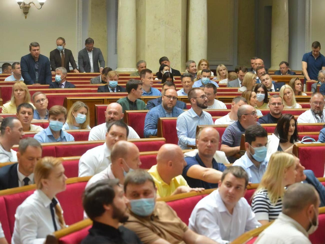 За отмену решения Рады о возобновлении работы ВККС проголосовало 11 нардепов от фракции "Батьківщина"
