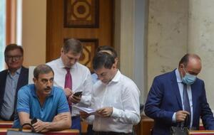 Три проекта постановлений об отмене закона о реформе "Укроборонпрома" зарегистрировали нардепы от фракции "Батьківщина"
