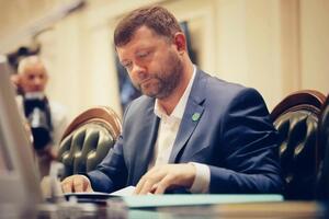 Корниенко: У Коммунистической партии Китая есть разный опыт в различных сферах