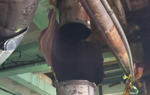 По данным полиции, разгерметизация трубопровода произошла в районе подогревателя хвостовых газов