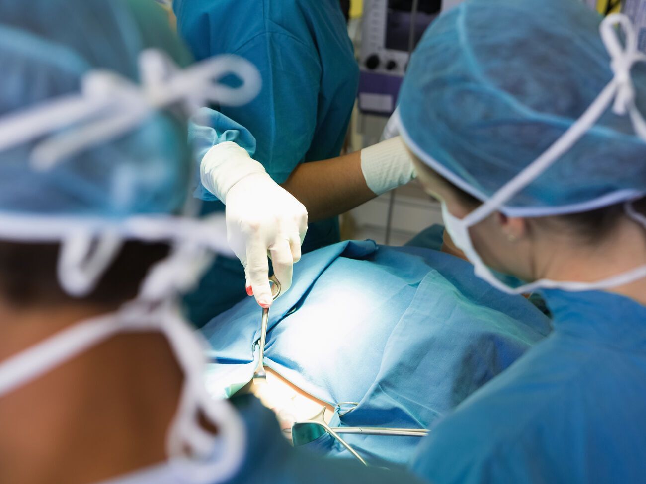 Пятилетний мальчик провел с магнитами внутри 17 дней