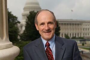 Ни один член Конгресса США не поддерживает достройку "Северного потока – 2", отметил Риш