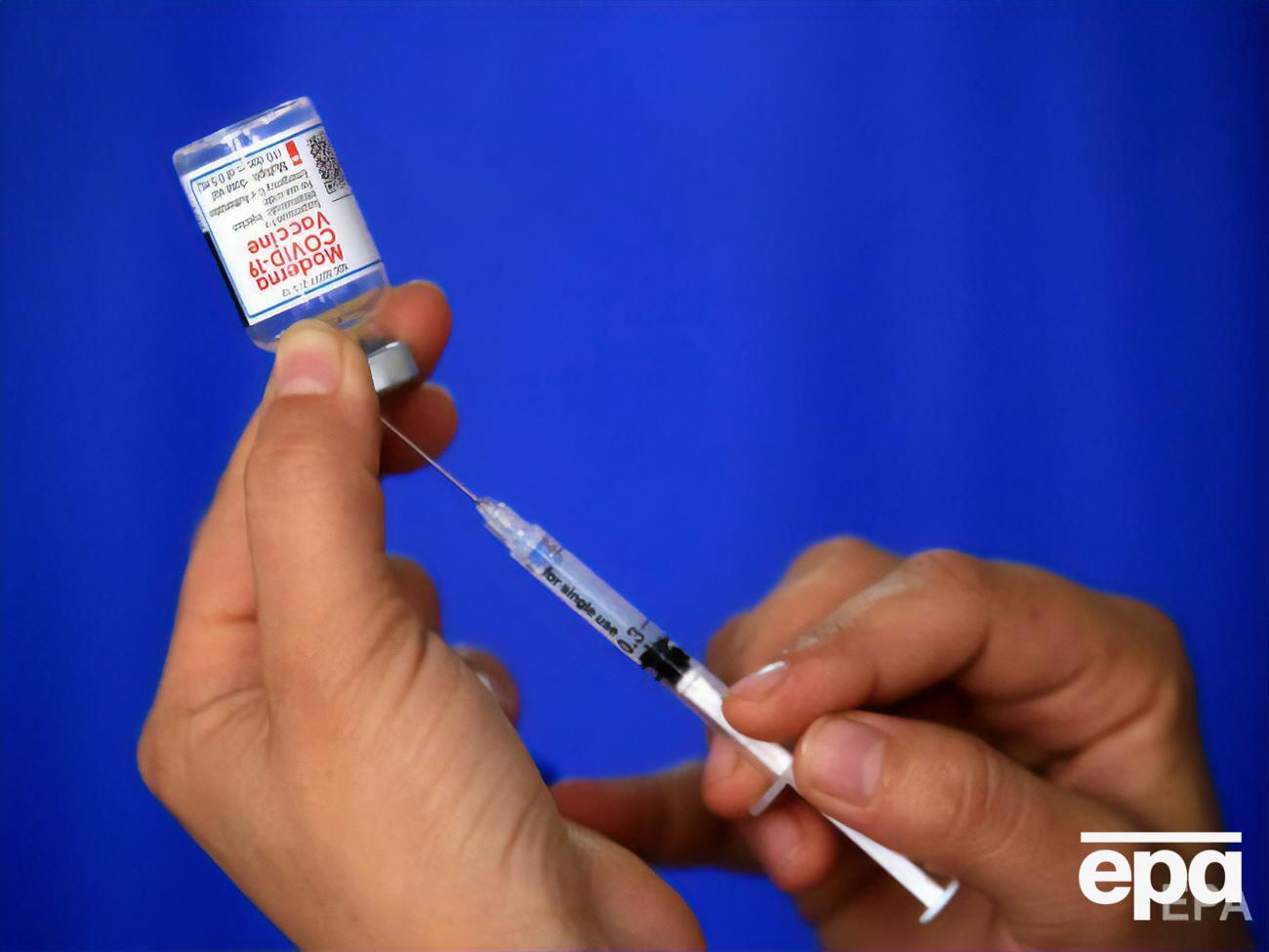 Получить прививку вакциной против коронавируса Moderna могут все желающие от 18 лет