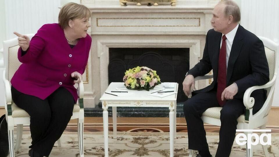 Меркель и Путин поговорили по телефону