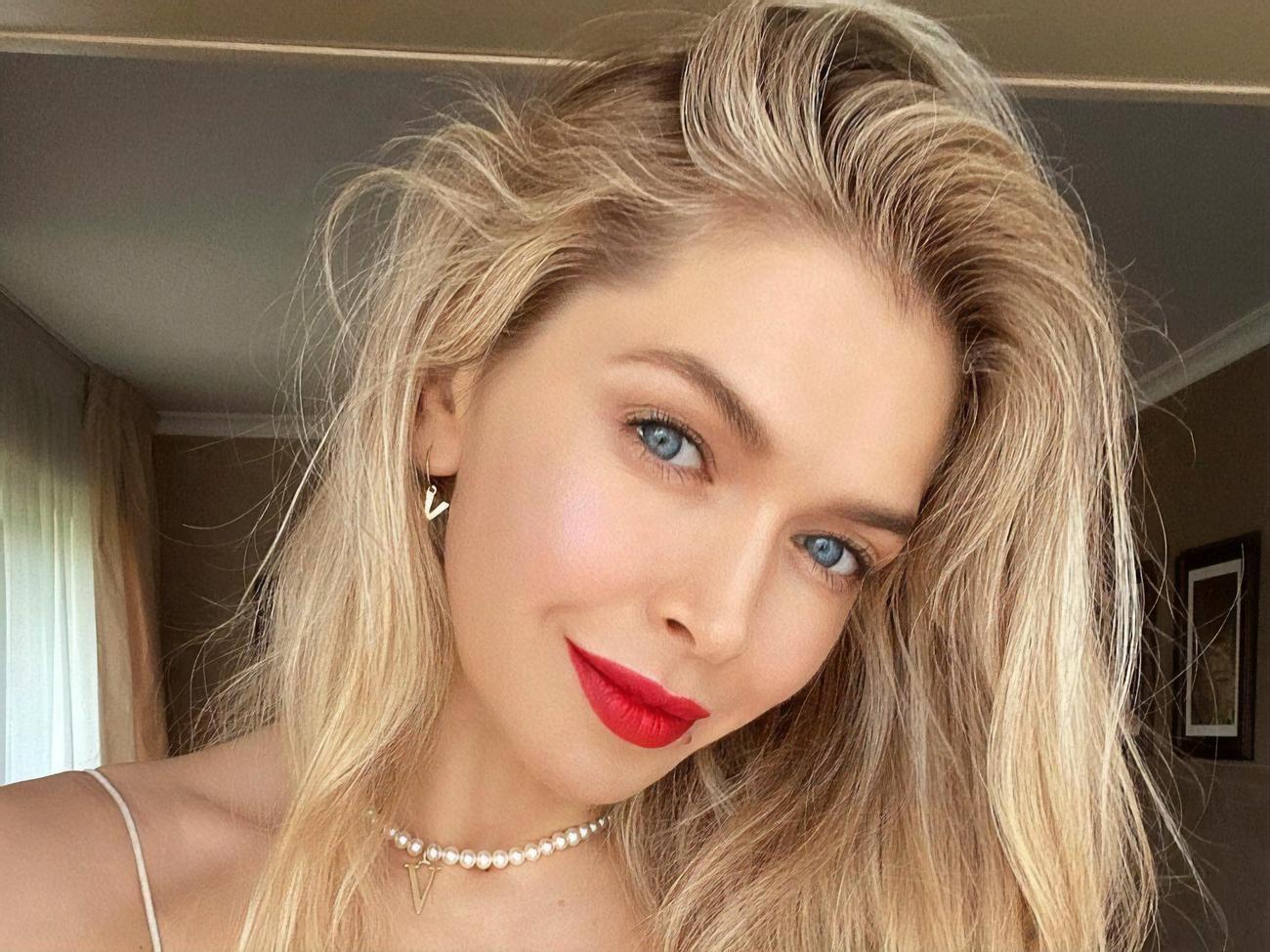 Брежнєва: Мій рожевий період мені очевидно подобається!