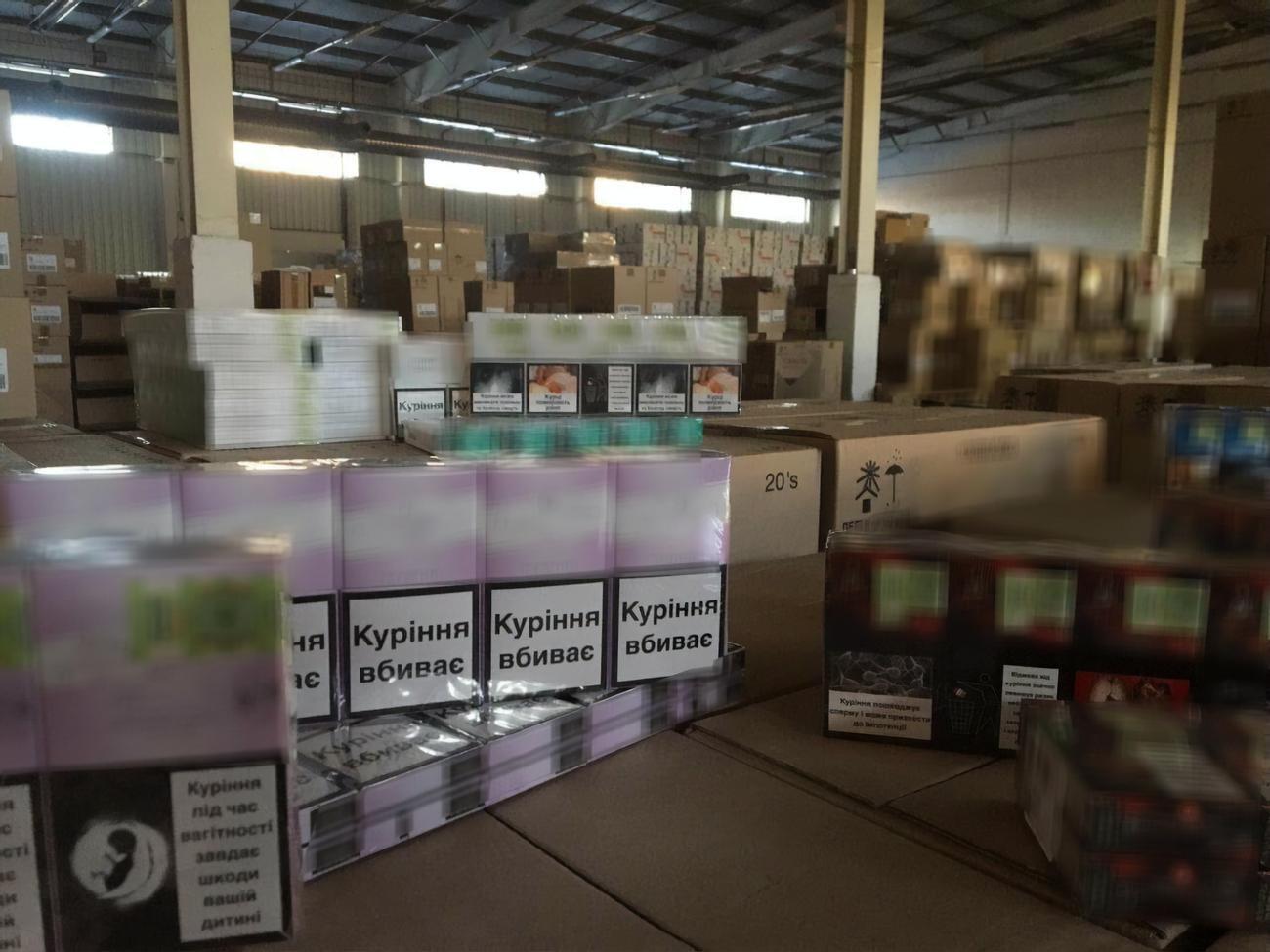 C начала года сотрудники ГФС изъяли около 18 млн пачек табачных изделий