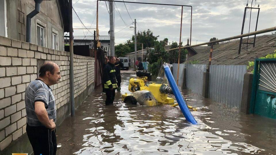 В Одессе затопило частные дома