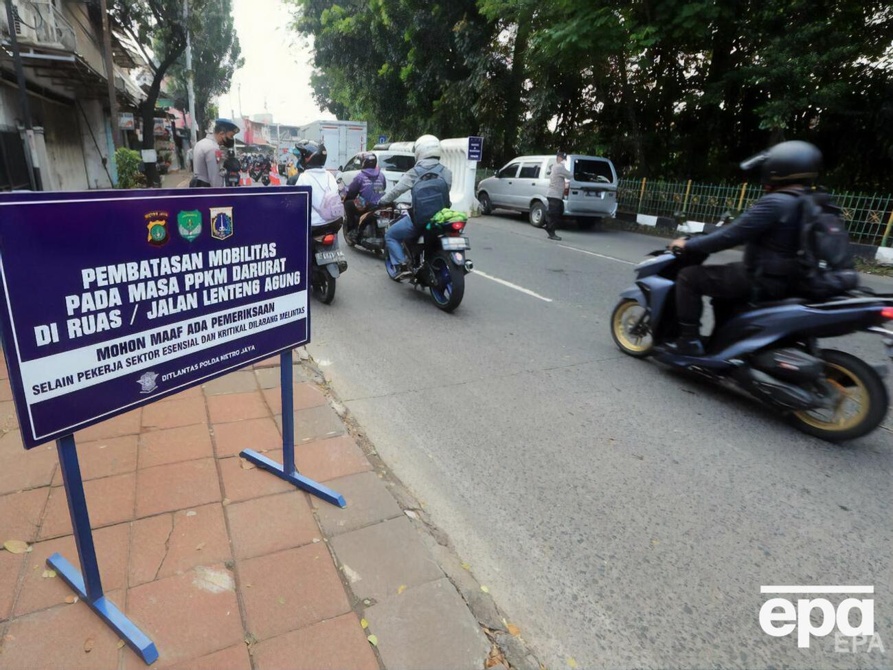 В Индонезии выявили более 3 млн заболевших COVID-19