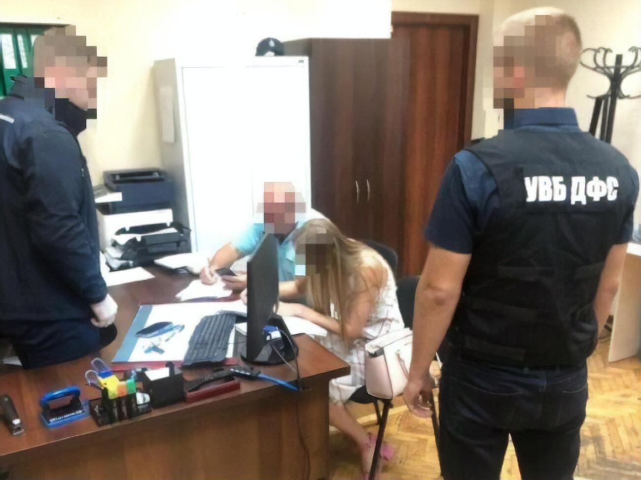 Цена одной справки составляла от 1000 до 1200 грн