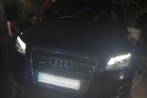 Машина судьи врезалась в дерево, сообщали в соцсетях