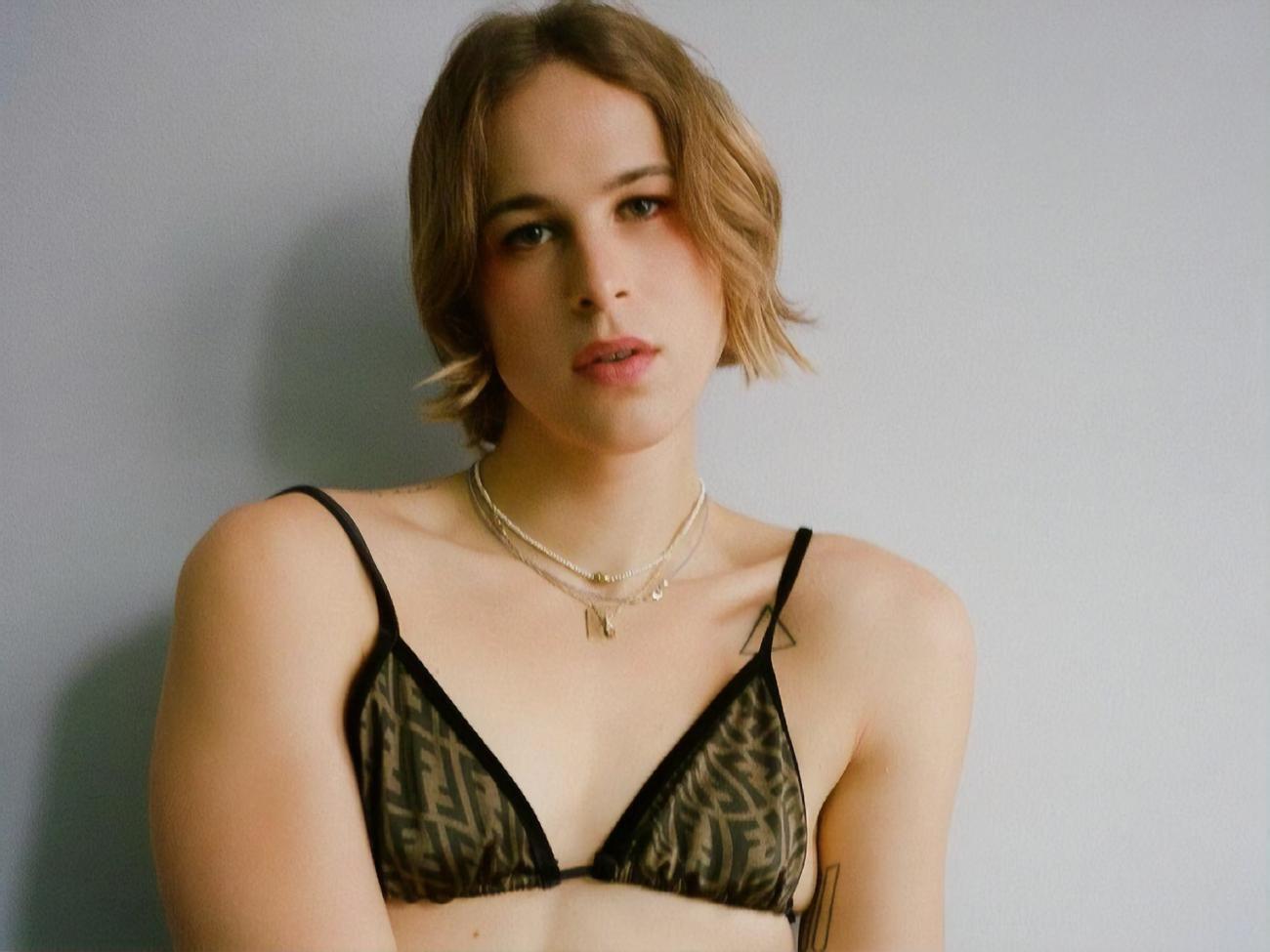 Дорфман:&nbsp;Я благодарна каждому трансгендеру, который прошел этот путь, сломал преграды и рискнул жизнью, чтобы жить подлинно