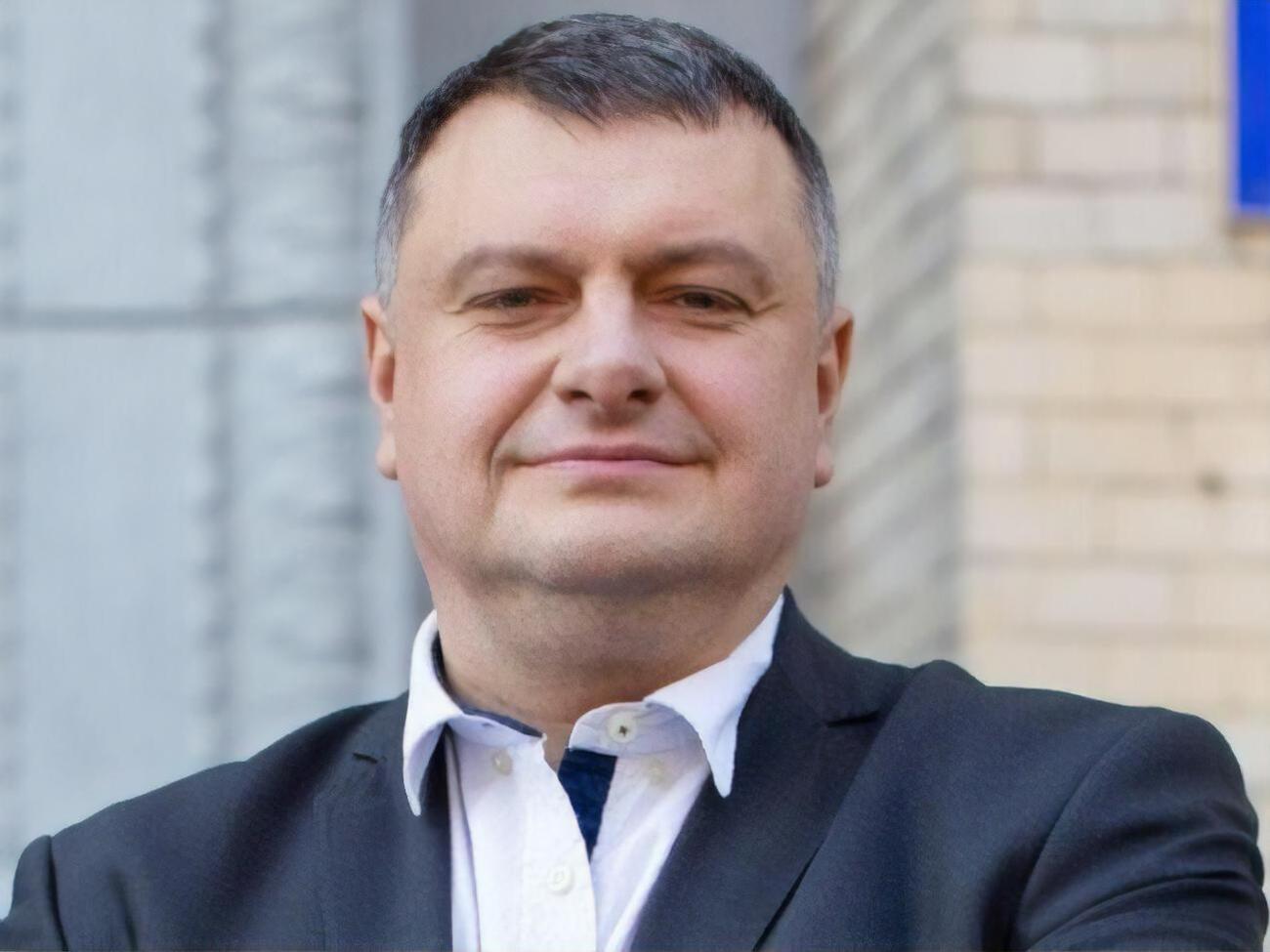 Литвиненко в різні роки працював у СБУ, РНБО і Національному інституті стратегічних досліджень