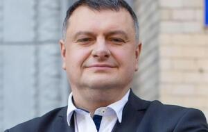 Литвиненко в різні роки працював у СБУ, РНБО і Національному інституті стратегічних досліджень