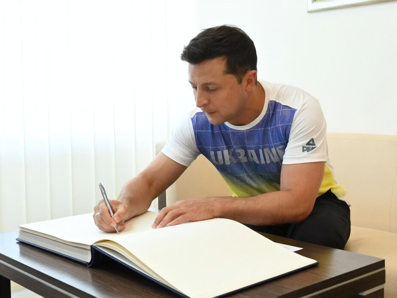 Зеленский:&nbsp;Сердца всех украинцев, которые болеют за вас дома, наполнены верой в вашу победу