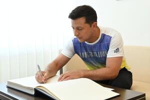 Зеленский: Сердца всех украинцев, которые болеют за вас дома, наполнены верой в вашу победу
