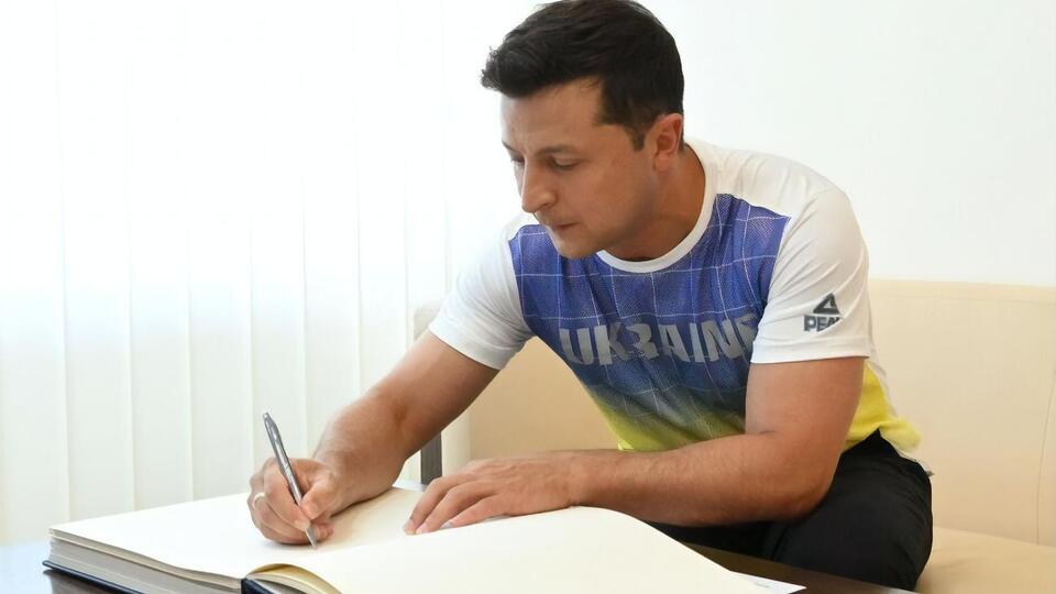 Зеленський: Серця всіх українців, які вболівають за вас удома, наповнені вірою у вашу перемогу