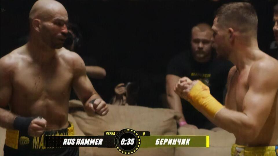 На пятый раунд против Беринчика (справа) Лобов (слева) уже не вышел