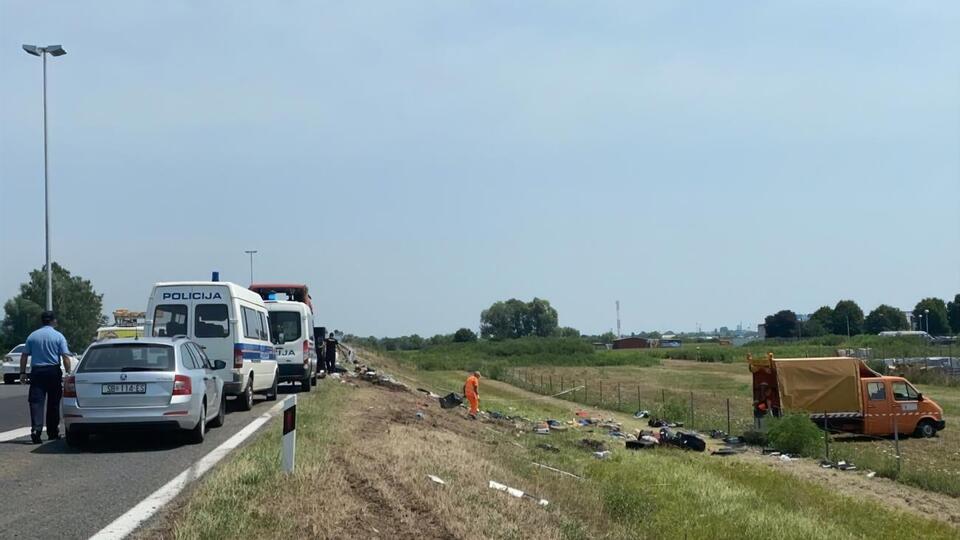 Водій сказав поліції, що заснув за кермом