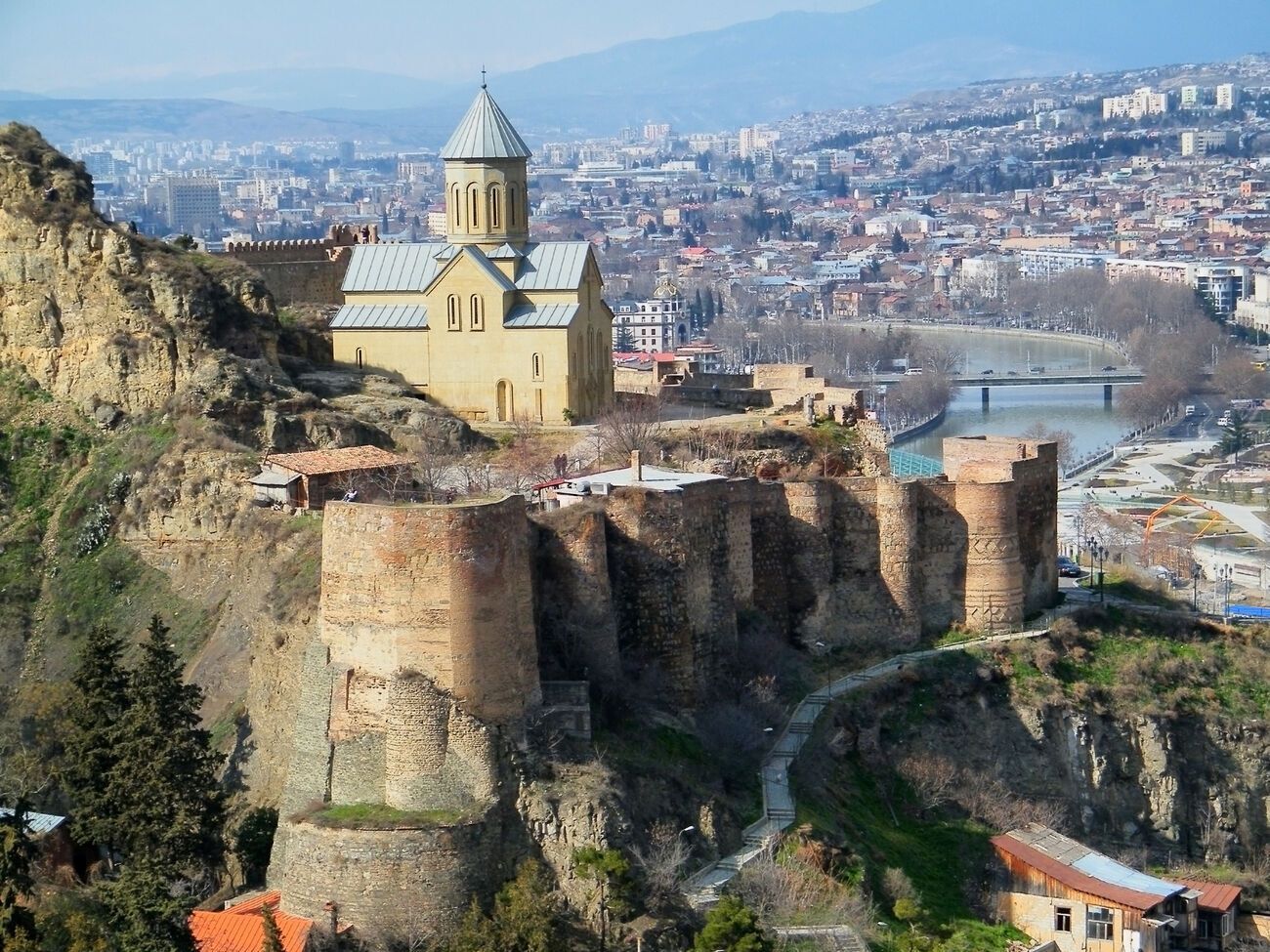 Одно из землетрясений произошло в 54 км от Тбилиси