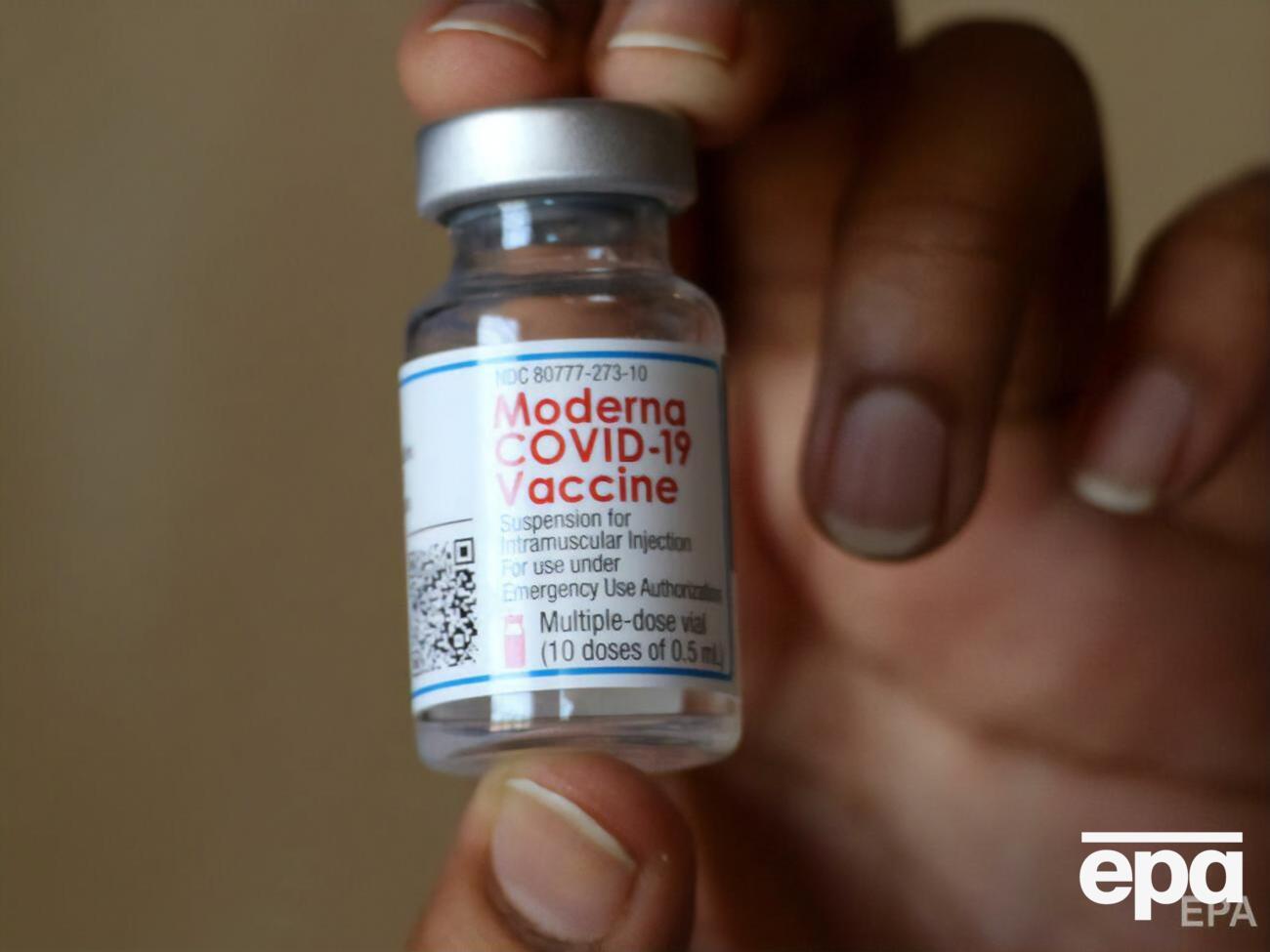 В Європі дозволили щепити підлітків вакциною від Moderna