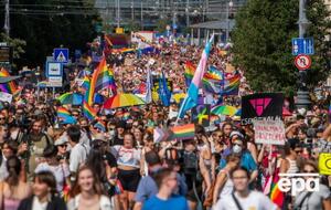 Учасники прайду виступили проти нинішньої політики угорського уряду, яка не підтримує ЛГБТ-спільноту