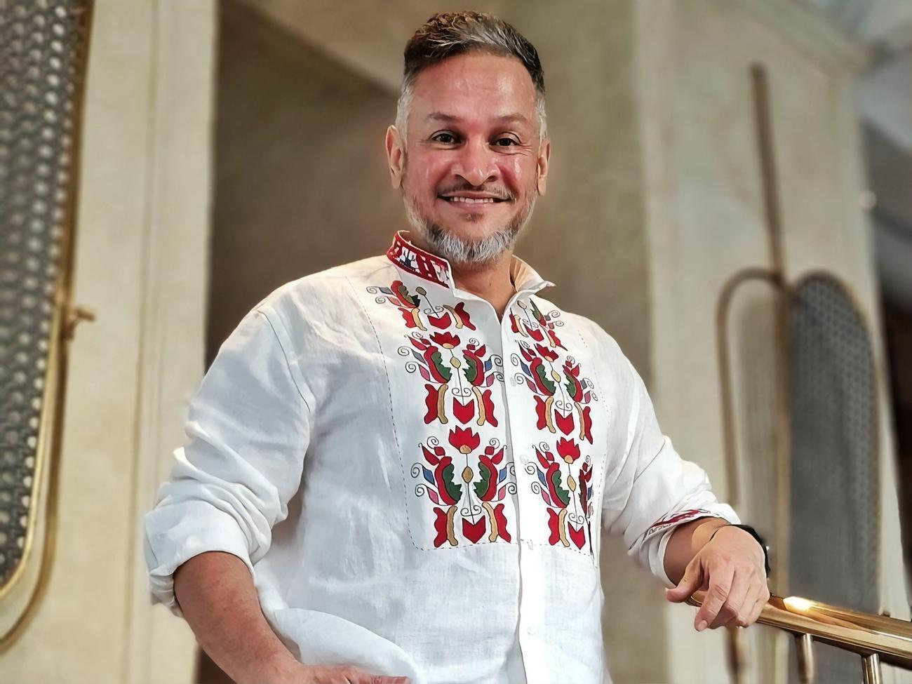 Хіменес-Браво в лютому 2020 року заявив, що вестиме Instagram українською мовою