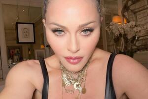 Мадонна: Семейное барбекю